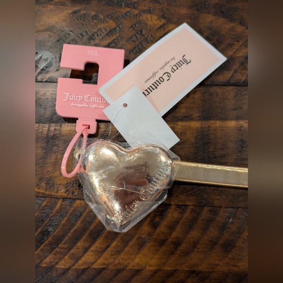 M/L Juicy Couture Gold Stretch belt with heart closure - Picture 2 of 4